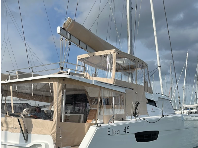 Verhuur Catamaran in Le Marin - Fountaine Pajot Elba 45