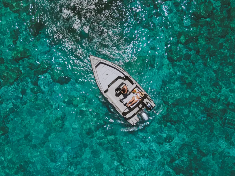 Verhuur Motorboot silver yachts  met vaarbewijs