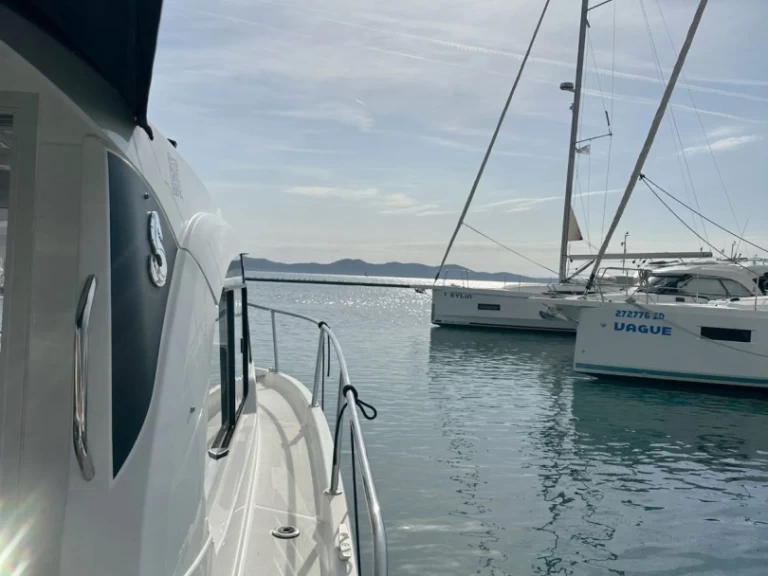 Bootverhuur Borik Marina goedkoop Antares 8 OB