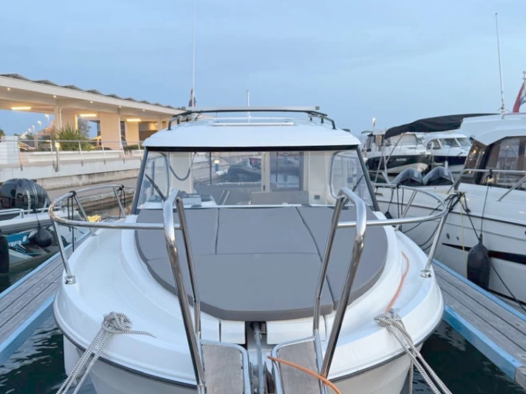 Verhuur Motorboot in Borik Marina - Bénéteau Antares 8 OB