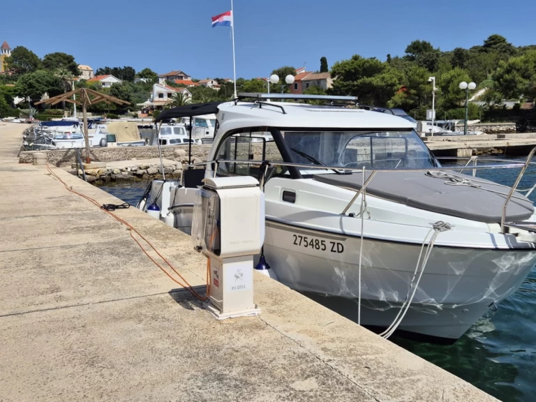 Verhuur Motorboot Bénéteau met vaarbewijs