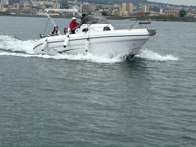 Huur een Ranieri Shadow 24 S in Torre Annunziata