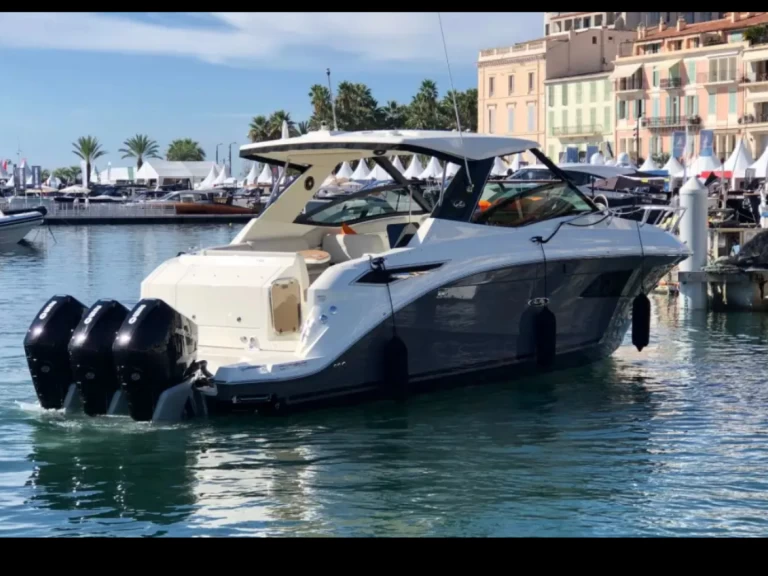 Bootverhuur Sea Ray Sea Ray 320 Sundancer in Ajaccio via SamBoat