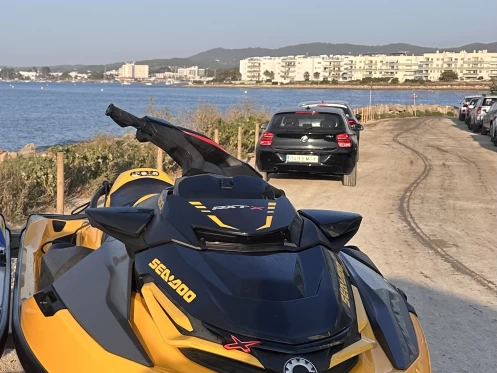 Huur een Sea-Doo RXT X 300 in Marina Ibiza