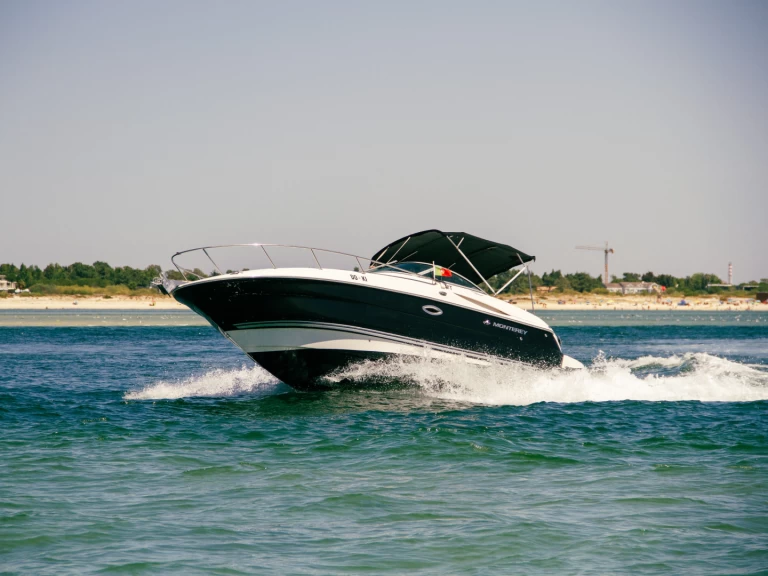 Bootverhuur Monterey 250 CR in Marina de Tróia via SamBoat