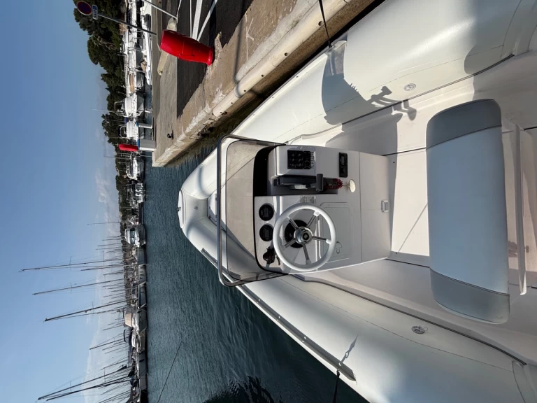 Bootverhuur Selva Selva D650 Ds in Saint-Raphaël via SamBoat