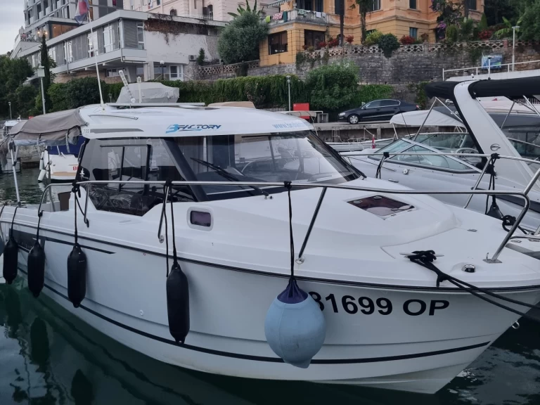 Huur een Jeanneau Merry Fisher 795 in Opatija