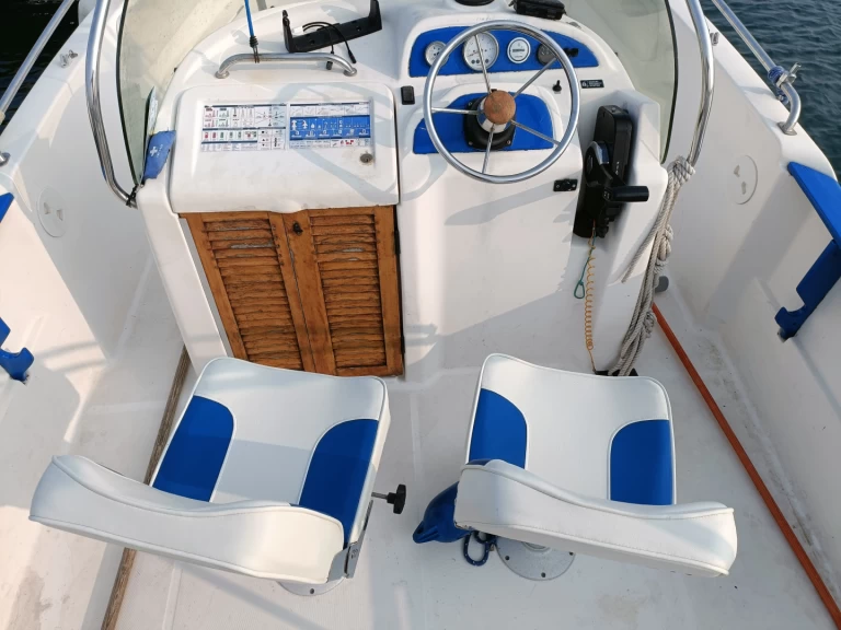 Verhuur Motorboot Jeanneau met vaarbewijs