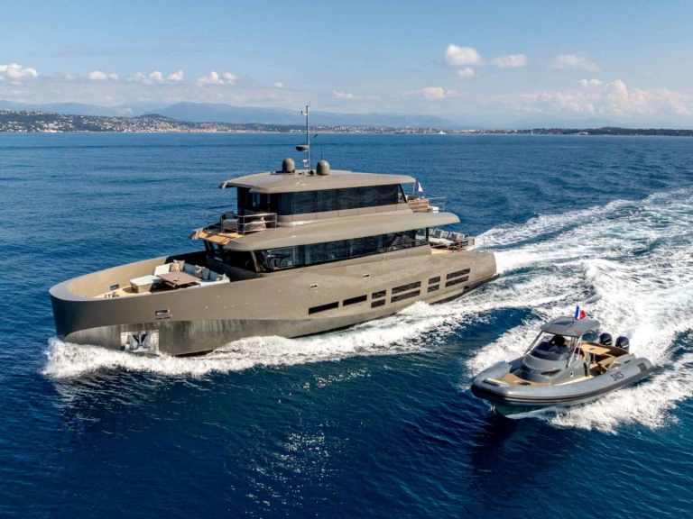 Huur een WALLY YACHTS KOKONUT'S WALLY in Antibes