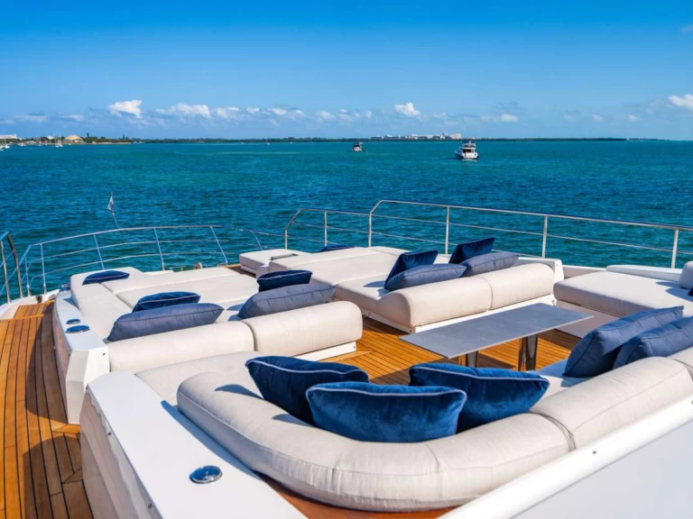 Huur Jacht met of zonder schipper Azimut in Bahama's