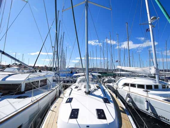 Huur Zeilboot met of zonder schipper Bavaria in Trogir