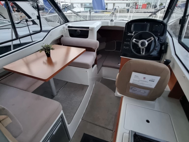 Huur Motorboot met of zonder schipper Jeanneau in Opatija