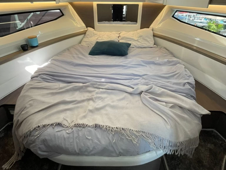 Huur Motorboot met of zonder schipper Jeanneau in Zadar