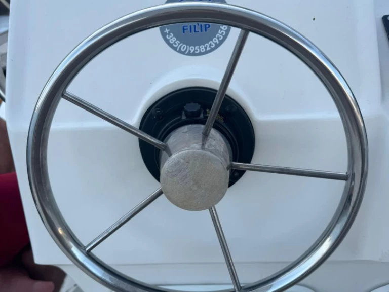 Verhuur RIB Zar met vaarbewijs