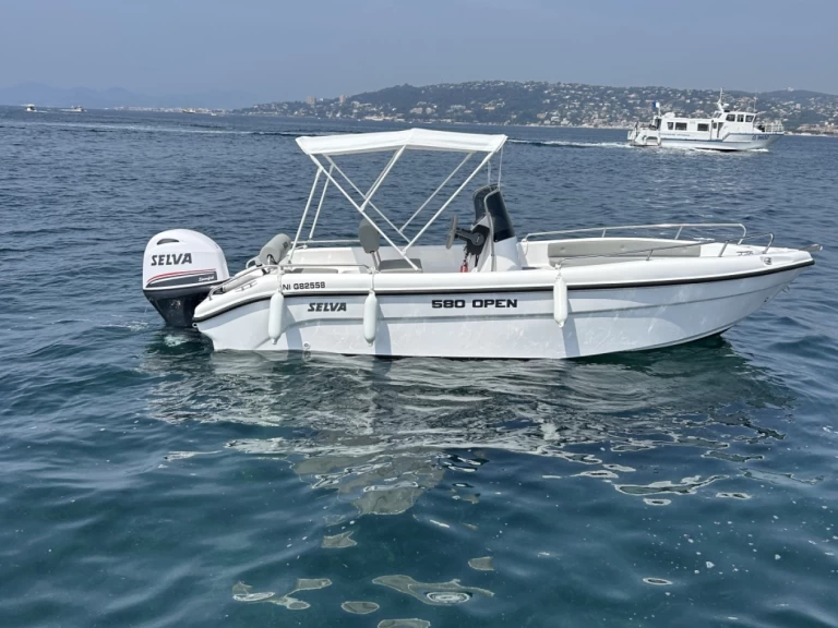 Motorboot te huur in Juan-les-Pins voor de beste prijs
