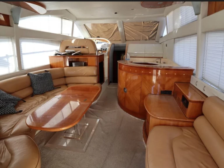 Huur Jacht met of zonder schipper Azimut in Torrevieja