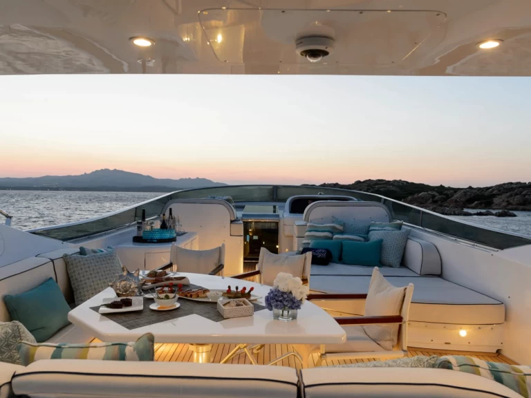 Jacht te huur in Poltu Quatu voor de beste prijs