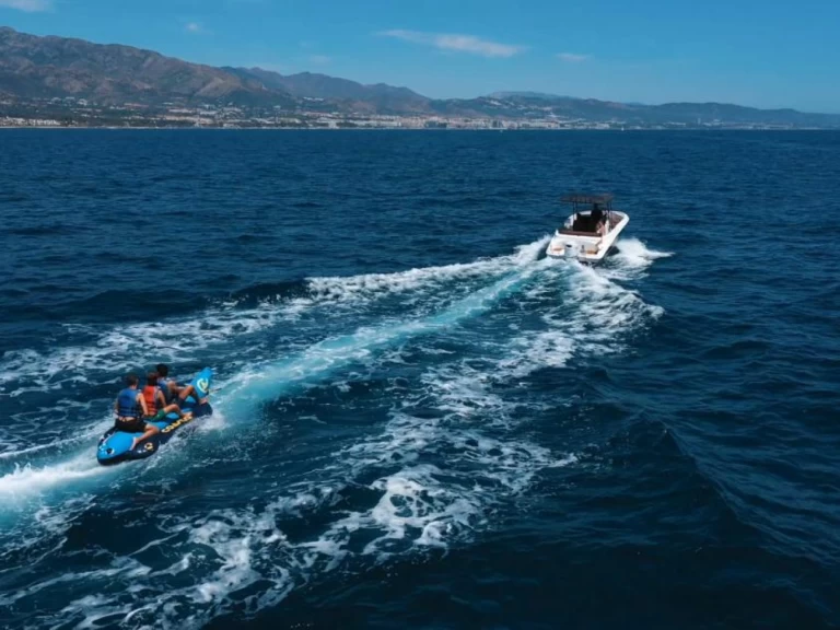 Verhuur Motorboot Suzuki met vaarbewijs