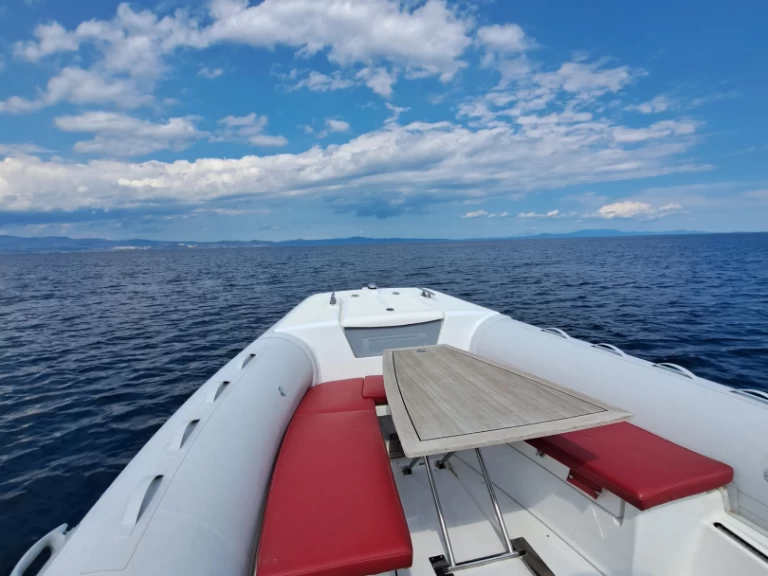 Jachthuur in Néa Potídhaia - Pirelli PZERO770 via SamBoat