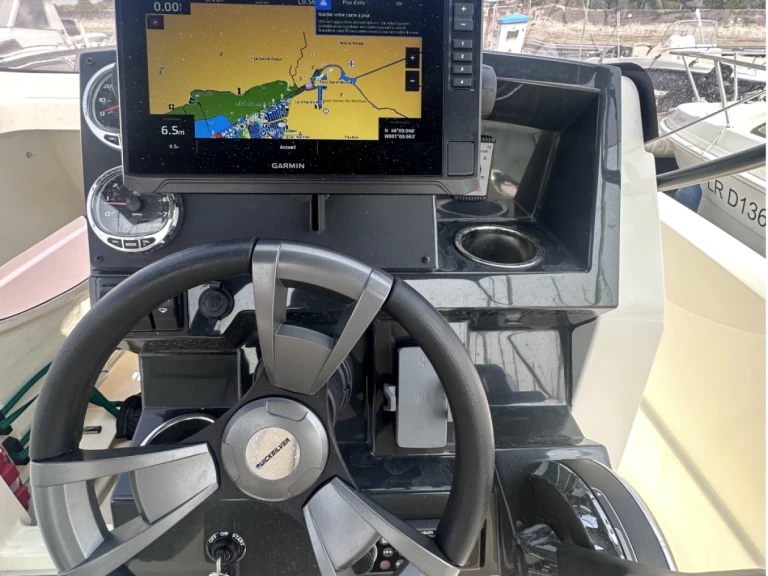 Quicksilver 705 Open te huur van particulier of professional in La Rochelle