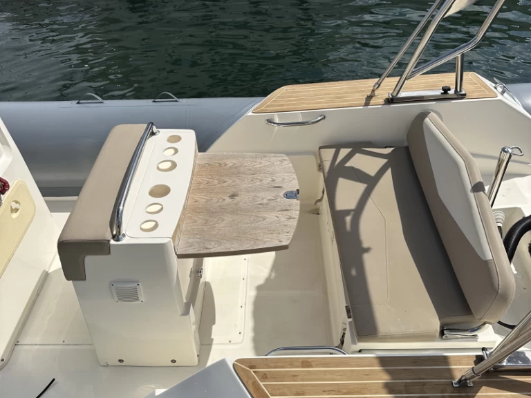 Huur RIB met of zonder schipper Capelli in Port de Hyères (St Pierre)