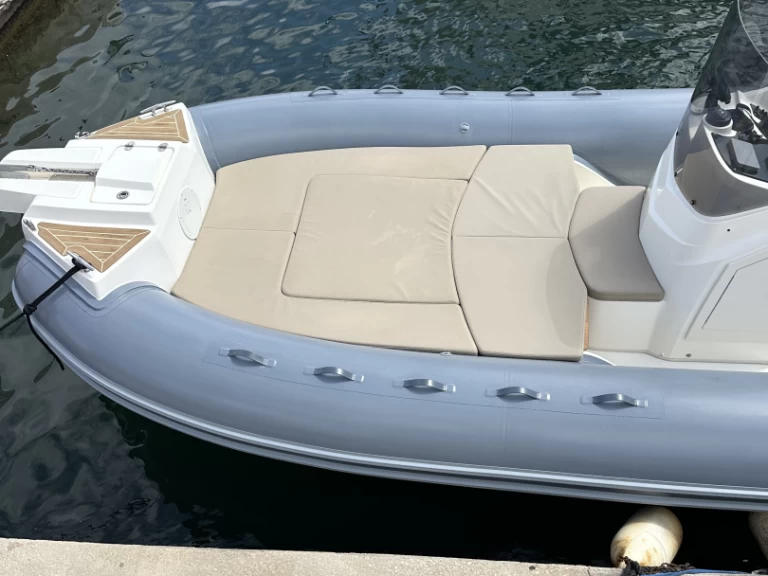 Verhuur RIB Capelli met vaarbewijs