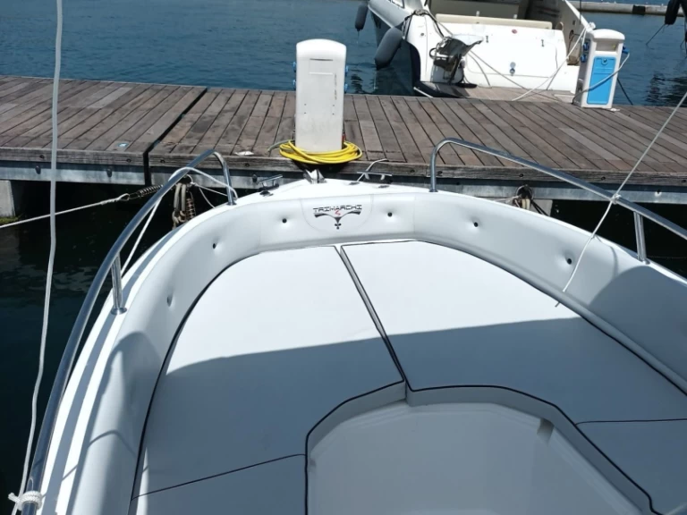 Verhuur Motorboot Trimarchi met vaarbewijs