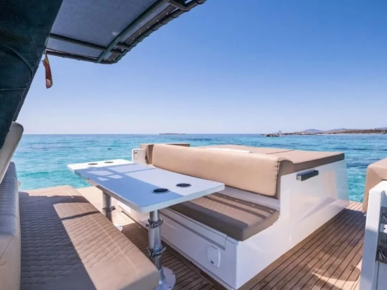 Motorboot te huur in Ibiza Magna voor de beste prijs