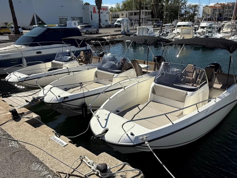 Quicksilver Activ 675 Open te huur van particulier of professional in Saint-Cyprien