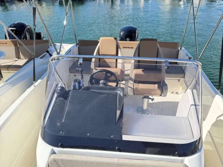 Huur een Quicksilver Activ 675 Open in Saint-Cyprien