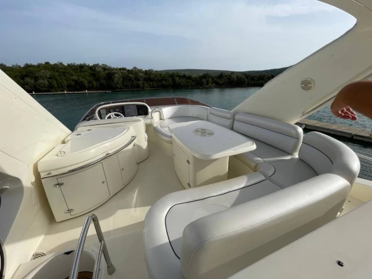 Bootverhuur Tivat goedkoop Azimut 62 Fly