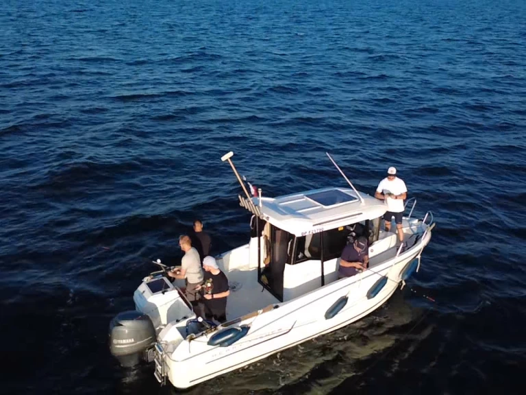 Jeanneau Merry Fisher 695 Marlin te huur van particulier of professional in Dieppe