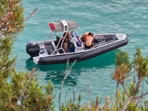 Huur een Aqua Spirit 585DC in Sant Antoni de Portmany