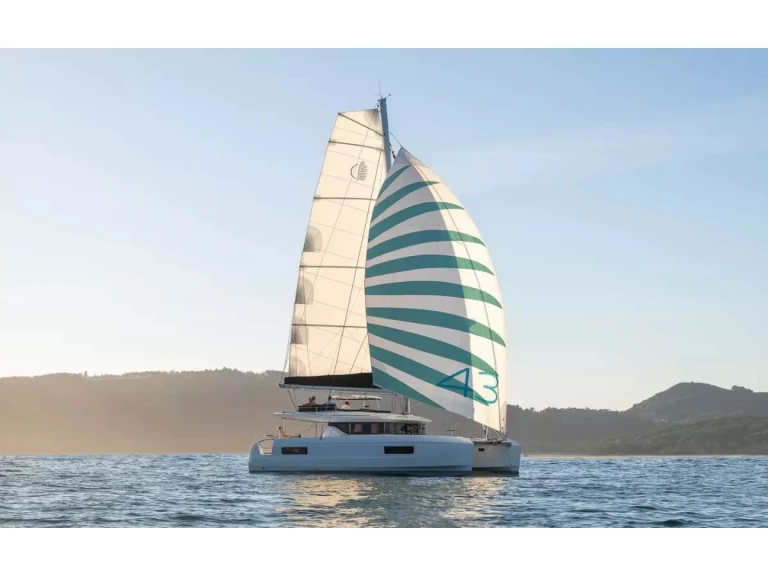 Verhuur Catamaran Lagoon met vaarbewijs