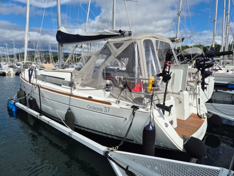 Bénéteau Oceanis 37 te huur van particulier of professional in Hjellestad