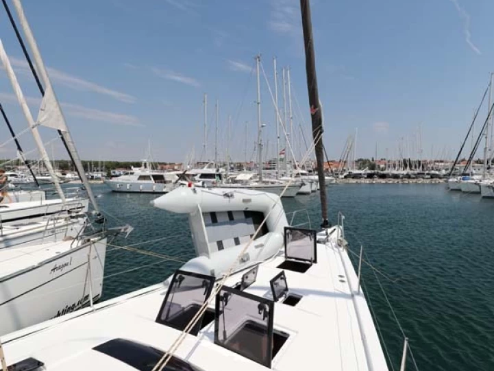 Huur een Dufour Dufour 56 Exclusive in Trogir