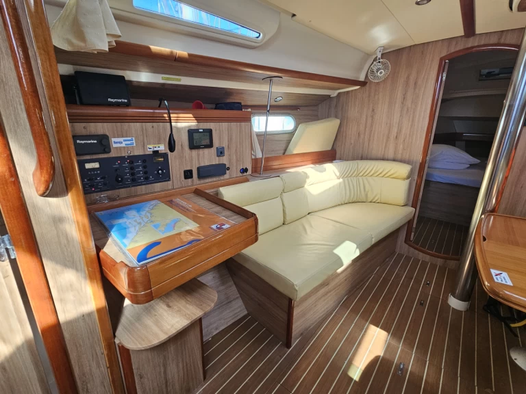Jeanneau Sun Odyssey 42i te huur van particulier of professional in Biograd na Moru