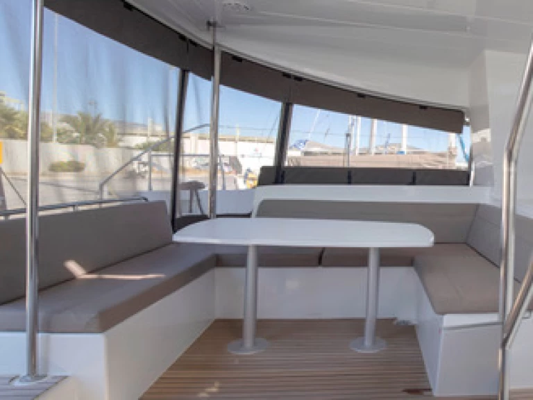 Bootverhuur Lagoon Lagoon 450 in Kallithea via SamBoat