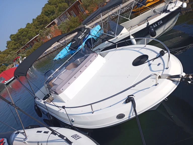 Huur een Atlantic Sun Cruiser 630 in Šibenik