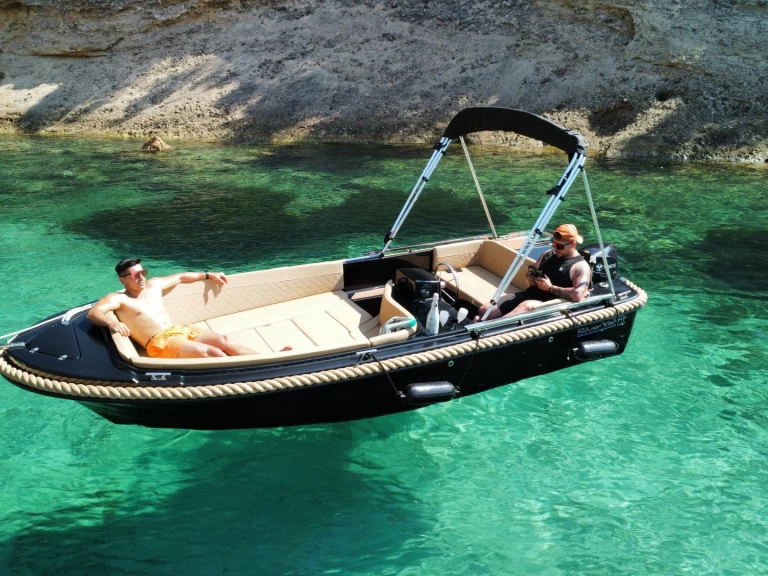 Bootverhuur Silent Yachts 525 in Sant Antoni de Portmany via SamBoat