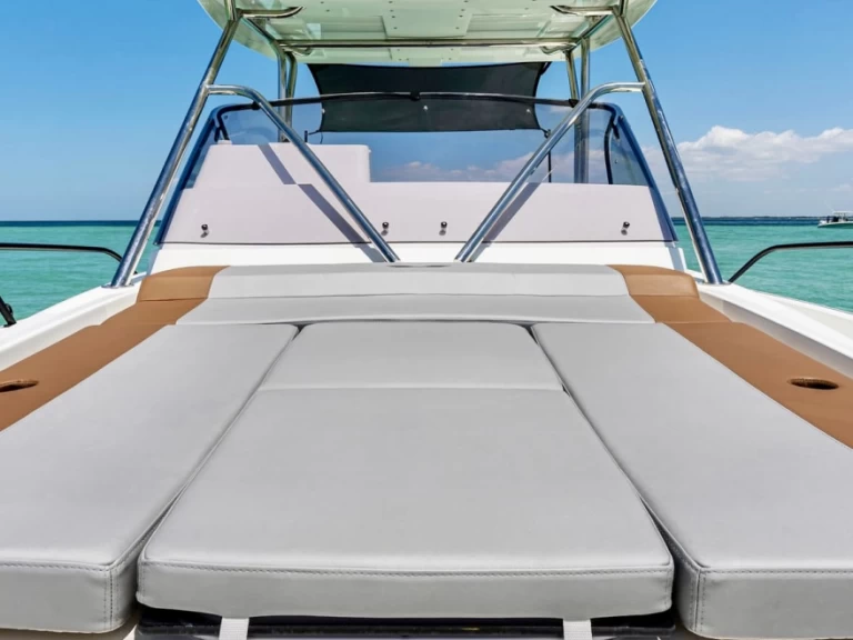 Bootverhuur Antibes goedkoop FLYER 9 SUNdeck