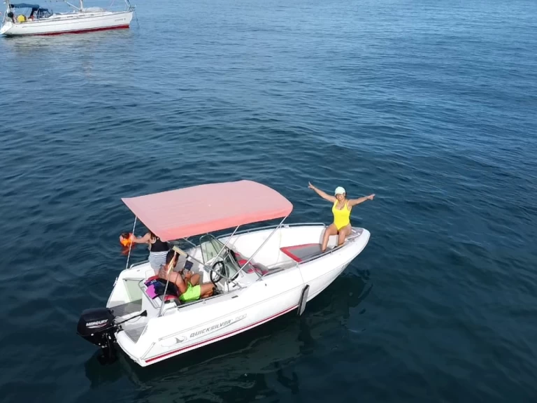 Verhuur Motorboot Quicksilver met vaarbewijs