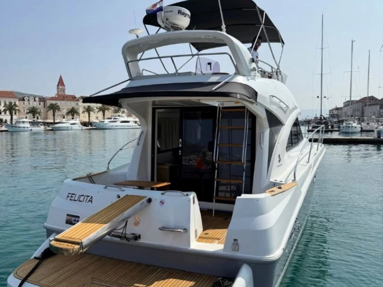 Bénéteau Antares 36 te huur van particulier of professional in Trogir