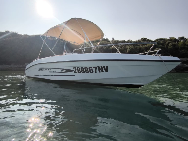 Motorboot te huur in Lun voor de beste prijs