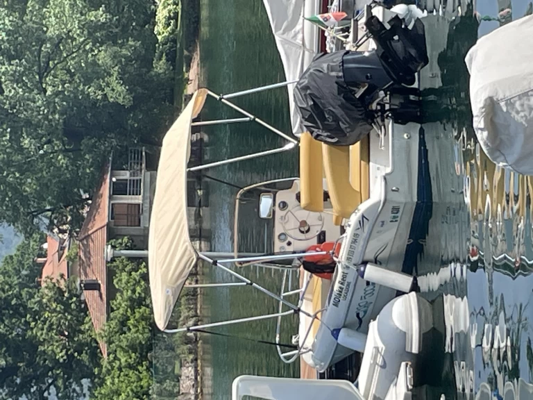 Huur een Capelli Capelli 500 Open in Brusimpiano