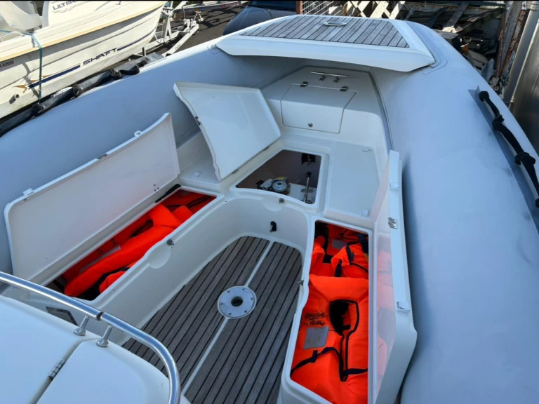 RIB te huur in Langrolay-sur-Rance voor de beste prijs