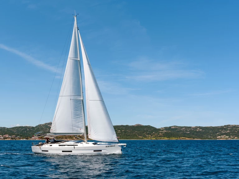 Bootverhuur Dufour Dufour 530 in Cannigione via SamBoat