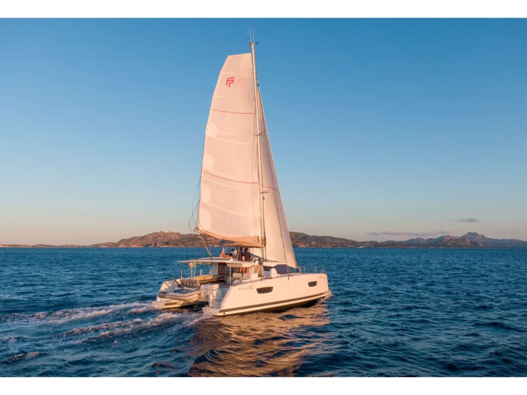 Verhuur Catamaran in Cannigione - Fountaine Pajot Astrea 42