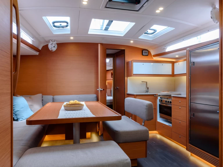 Huur een Dufour Dufour 470 in Cannigione