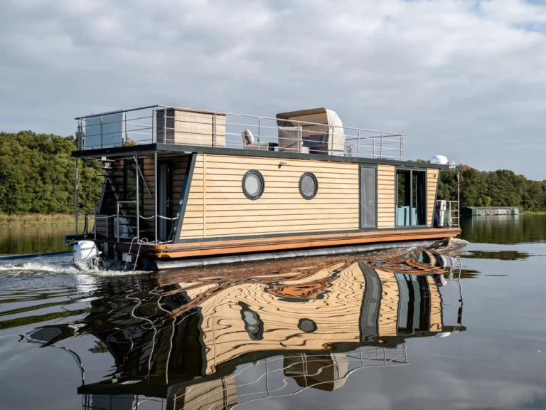 Huur een WOMA Woma D13 in Fürstenberg/Havel